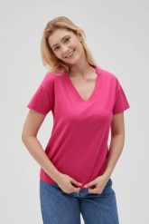 Bawełniany t-shirt z dekoltem w serek fuksjowy. Bluzki damskie MOODO, l, bez wzorów, z bawełny, bez kołnierzyka. Za 39.99 zł.