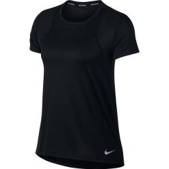 Nike W Run Top SS Tee 890353-010. T-shirty damskie marki Nike. W wyprzedaży za 79.99 zł.