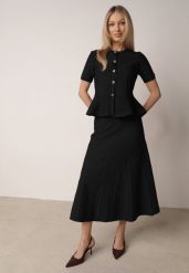 Czarny Komplet z Wiskozą Rozkloszowana Spódnica i Bluzka z Baskinką Adrimala. Czarne bluzki damskie Born2be, m, bez wzorów, z wiskozy, biznesowe, bez kołnierzyka, bez ramiączek. Za 199.99 zł.