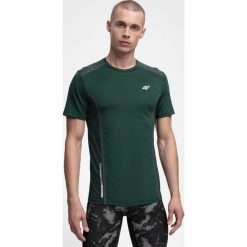 Koszulka do biegania męska TSMF216 - ciemna zieleń. Koszulki sportowe męskie marki 4f. W wyprzedaży za 49.99 zł.
