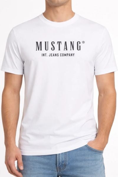 Męski T-Shirt Mustang Style Alex General White 1017996 2045. Białe t-shirty męskie Mustang, m, bez wzorów, bez kołnierzyka. W wyprzedaży za 29.99 zł.
