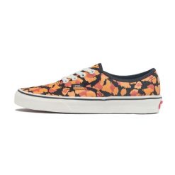 Buty do chodzenia dla dorosłych Vans Authentic. Czarne obuwie sportowe damskie Vans, bez wzorów, trekkingowe, Vans Authentic. W wyprzedaży za 174.00 zł.