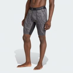 Krótkie legginsy Techfit AOP. Czarne legginsy sportowe męskie Adidas, l, bez wzorów, z dzianiny, krótkie, na fitness i siłownię, climacool (adidas). Za 179.00 zł.