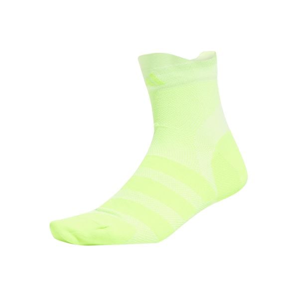 Skarpetki adidas RunXadizero. Białe skarpety męskie Adidas, w ażurowe wzory, z materiału. Za 69.99 zł.