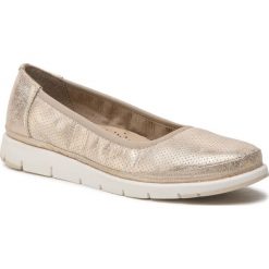 Baleriny LASOCKI WI16-BUMA-03. Żółte baleriny damskie Lasocki, bez wzorów, z nubiku, bez obcasa. W wyprzedaży za 89.99 zł.