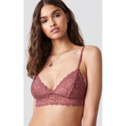 NA-KD Lingerie Biustonosz basic z kwiatową koronką - Pink. Różowe biustonosze NA-KD Lingerie, w koronkowe wzory, z koronki. Za 60.95 zł.