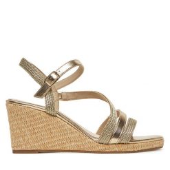 Espadryle Tamaris. Żółte sandały damskie Tamaris, bez wzorów, bez obcasa, bez zapięcia. Za 249.99 zł.