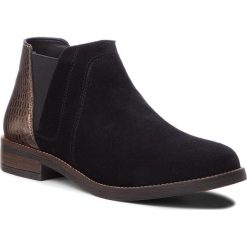 Botki CLARKS - Demi Beat 261353574 Black Int Suede. Kozaki damskie Clarks. W wyprzedaży za 349.00 zł.