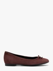 Bordowe welurowe baleriny z kokardką. Czerwone baleriny damskie Ryłko, bez wzorów, ze skóry, eleganckie, bez obcasa, na płaskiej podeszwie. Za 299.99 zł.