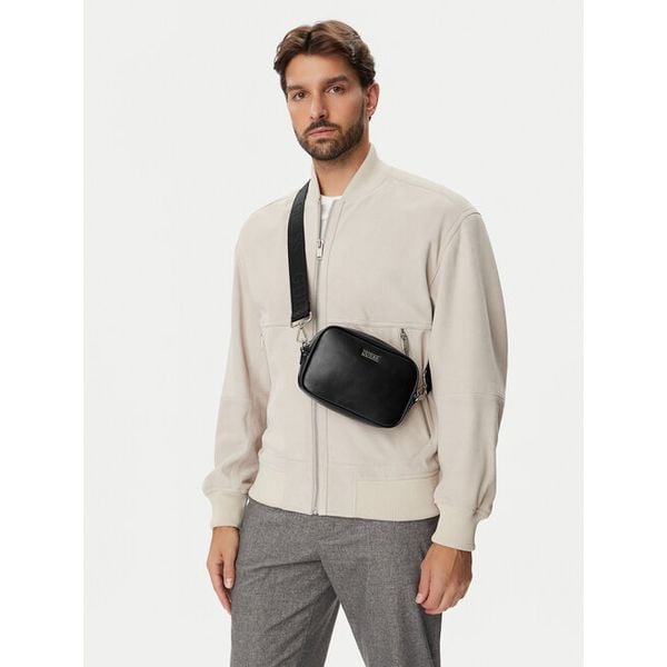 Saszetka Guess. Czarne saszetki męskie Guess, młodzieżowe, małe. Za 284.99 zł.