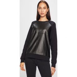 Trussardi Jeans - Bluza. Czarne bluzy damskie TRUSSARDI JEANS, l, bez wzorów, z bawełny, bez kaptura. Za 379.90 zł.