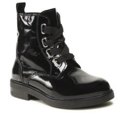 Trzewiki Lasocki. Czarne botki damskie Lasocki, bez obcasa, na płaskiej podeszwie, bez zapięcia. Za 279.99 zł.