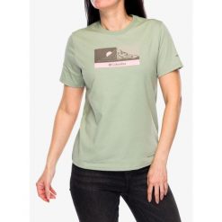 Koszulka z nadrukiem damska Columbia Delta Drift Graphic Short Sleeve. Zielone koszulki sportowe damskie Columbia, bez wzorów, bez kołnierzyka, bez ramiączek. Za 135.99 zł.