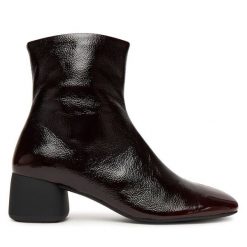 Botki Vagabond Shoemakers. Czerwone botki damskie Vagabond Shoemakers, bez obcasa, na słupku, bez zapięcia. Za 799.99 zł.