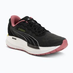 Buty do biegania damskie PUMA Magnify Nitro WTR. Czarne obuwie sportowe damskie Puma, bez wzorów, z materiału, do biegania. Za 369.99 zł.