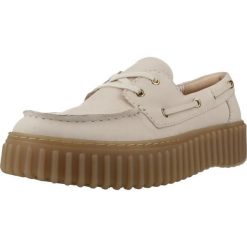 Buty CLARKS 26186302C Jasnobrązowy. Brązowe obuwie sportowe damskie Clarks, bez wzorów, ze skóry, trekkingowe. Za 541.99 zł.