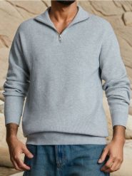 Prążkowany sweter - szary. Szare swetry przez głowę męskie Sinsay, l, bez wzorów, prążkowane, bez kołnierzyka. Za 79.99 zł.