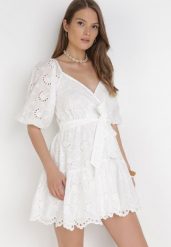 Biała Sukienka Daphlenia. Białe sukienki damskie Born2be, m, bez wzorów, z bawełny, bez kołnierzyka, bez ramiączek, mini, kopertowe. Za 169.99 zł.