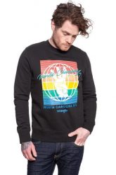 BLUZA WRANGLER GLOBE SWEAT FADED BLACK W6C5HXXV6 112130708. Czarne bluzy męskie Wrangler, l, bez wzorów, bez kaptura. W wyprzedaży za 79.99 zł.