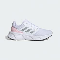 Buty do biegania dla dorosłych Adidas Galaxy 6 Shoes. Białe obuwie sportowe damskie Adidas, bez wzorów, z gumy, do biegania. Za 259.00 zł.