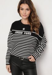 Czarny Sweter z Bawełną w Paski z Haftowanym Napisem Zeanista. Czarne swetry damskie Born2be, uniwersalny, z aplikacjami, z bawełny, eleganckie, bez kołnierzyka, bez ramiączek, długie, bez kaptura. Za 84.99 zł.