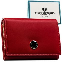 Czerwony portfel damski zamykany na zatrzask PTN PS445-HNL Peterson. Czerwone portfele damskie Peterson, bez wzorów, ze skóry. Za 119.99 zł.