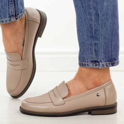 Beżowe skórzane mokasyny damskie Vinceza 18131. Brązowe mokasyny damskie VINCEZA, z jeansu, biznesowe. W wyprzedaży za 192.72 zł.
