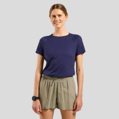 Koszulka damska Odlo ESSENTIAL 365 T-shirt. Niebieskie t-shirty damskie Odlo, s, bez wzorów, sportowe, bez kołnierzyka. W wyprzedaży za 154.00 zł.