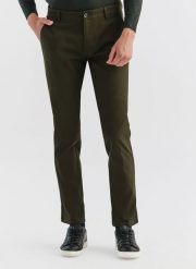 PAKO LORENTE – Zielone spodnie męskie o kroju Slim Fit. Zielone spodnie materiałowe męskie Pako Lorente, l, bez wzorów, z bawełny, casualowe. Za 119.99 zł.