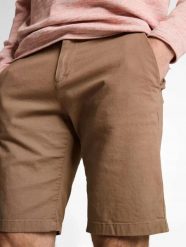 SPODENKI MĘSKIE KRÓTKIE BERMUDY TOM TAILOR SLIM CHINO BRĄZOWE KRÓTKIE. Brązowe krótkie spodenki sportowe męskie Tom Tailor, l, bez wzorów, z bawełny, do biegania. Za 127.16 zł.