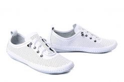 ARTIKER RELAKS 54C0831 biały, półbuty damskie. Białe półbuty damskie Artiker Relaks, na lato, bez wzorów, ze skóry, bez obcasa, bez zapięcia. Za 165.67 zł.