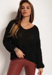 Czarny Sweter Hyrmereia. Czarne swetry damskie Renee, uniwersalny, bez wzorów, z dzianiny, casualowe, bez kołnierzyka, bez ramiączek, długie, bez kaptura. Za 84.99 zł.