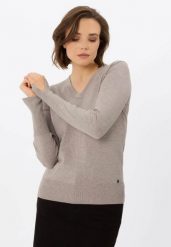 Sweter z dekoltem w serek S-NELI. Brązowe swetry damskie Volcano, plus size, bez wzorów, z dzianiny, eleganckie, bez kołnierzyka, plus size, bez ramiączek, bez kaptura. Za 119.99 zł.