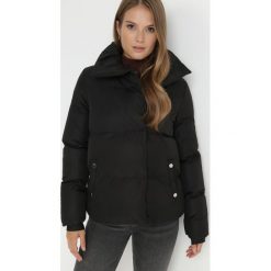 Czarna Kurtka Pikowana ze Stójką Astasia. Czarne kurtki damskie Born2be, na zimę, l, bez wzorów, bez kaptura. Za 119.99 zł.