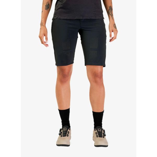 Spodenki rowerowe damskie Fox Ranger Short. Czarne obuwie sportowe damskie FOX, l, bez wzorów, sportowe, rowerowe. Za 434.99 zł.