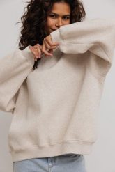 Bluza damska o prostym kroju w kolorze LATTE MELANGE - OHIO. Brązowe bluzy damskie Marsala, m, bez wzorów, z bawełny, bez kaptura. Za 349.90 zł.