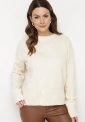 Jasnobeżowy Sweter o Klasycznym Fasonie z Wełną Avartissa. Brązowe swetry damskie Born2be, uniwersalny, z aplikacjami, z wełny, klasyczne, bez kołnierzyka, bez ramiączek, długie, bez kaptura. Za 139.99 zł.