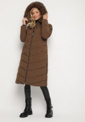 Brązowa Długa Kurtka z Pikowanymi Przeszyciami i Kapturem z Futerkiem Galella. Brązowe kurtki damskie Born2be, l, bez wzorów, z dzianiny. Za 299.99 zł.