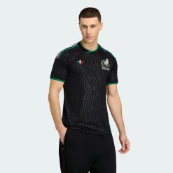 Koszulka piłkarska z trzeciego zestawu Meksyk 26. Czarne koszulki sportowe męskie Adidas, m, z aplikacjami, z dzianiny, bez kołnierzyka, bez ramiączek, do piłki nożnej, climacool (adidas). Za 439.00 zł.
