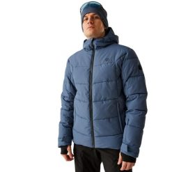 Męska Kurtka Narciarska Camber II. Zielone kurtki snowboardowe męskie Dare 2b, m, bez wzorów, z materiału, długie, z kapturem, narciarskie. Za 253.99 zł.