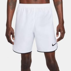Krótki Mężczyzna Nike Lazer V biały. Białe krótkie spodenki sportowe męskie Nike, l, bez wzorów, na fitness i siłownię. Za 113.80 zł.