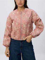 Kurtka bomberka z haftem - brudny róż. Czerwone kurtki damskie Reserved, l, bez wzorów, z bawełny, bez kaptura. Za 199.99 zł.