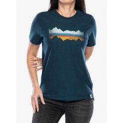 Koszulka z nadrukiem damska Smartwool Mountain Horizon Graphic Short Sleeve Tee. Niebieskie koszulki sportowe damskie Smartwool, bez wzorów, bez kołnierzyka, bez ramiączek. Za 235.99 zł.