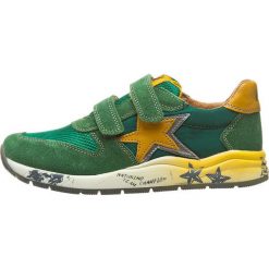 Sneakersy "Brayan" w kolorze zielono-żółtym. Zielone trampki i tenisówki chłopięce marki Naturino, z aplikacjami, z materiału. W wyprzedaży za 195.95 zł.