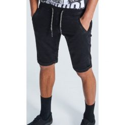 Szorty z miękkiego jeansu - Czarny. Szorty męskie marki Cropp. Za 119.99 zł.