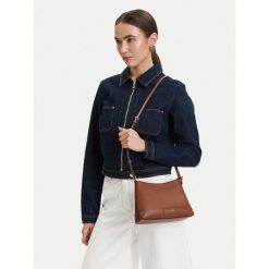 Torebka MICHAEL Michael Kors. Brązowe listonoszki damskie MICHAEL Michael Kors, bez wzorów, bez dodatków. Za 949.99 zł.