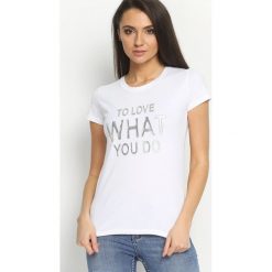 Biały T-shirt To Love. Białe t-shirty damskie Born2be, z nadrukiem. Za 29.99 zł.