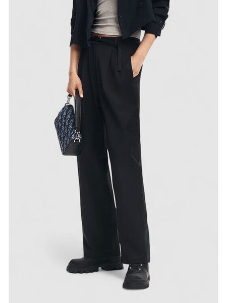 Desigual Spodnie materiałowe Rin 24WWPW20 Czarny Loose Fit. Czarne spodnie materiałowe damskie Desigual, s, bez wzorów, z materiału. Za 329.99 zł.