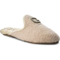 Kapcie GANT - Lazy 15598005 Dusty Pink G58. Czerwone kapcie damskie GANT, z materiału. W wyprzedaży za 169.00 zł.