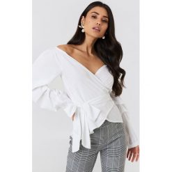 NA-KD Koszula odsłaniająca ramiona - White. Koszule damskie marki NA-KD. Za 121.95 zł.